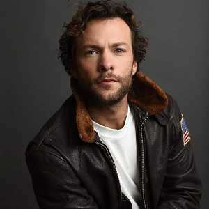 celebrity Kyle Schmid